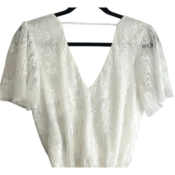 ASTR the LABEL Ivory Textured Short Sleeve Wrap V-Neck Thong Bodysuit Small - Picture 4 of 13